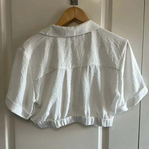 Twist Cropped blouse- Dynamite - Picture 2 of 3